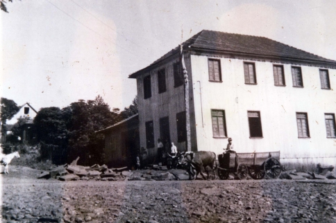 _Primeira_Estay_y_o_Rodoviy_ria_de_Severiano_de_Almeida.jpg